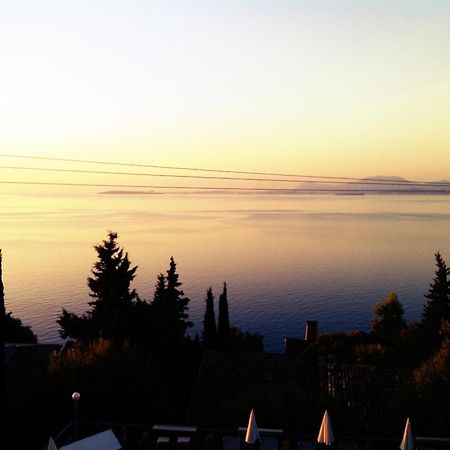 Captain'S Apts Barbati Buitenkant foto