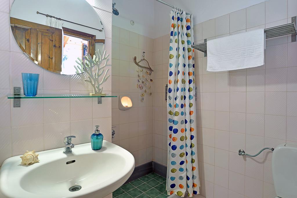Captain'S Apts Barbati Buitenkant foto