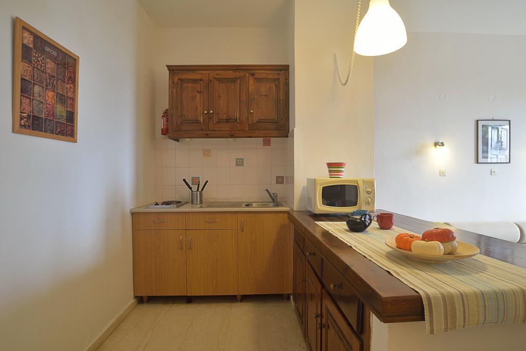 Captain'S Apts Barbati Buitenkant foto
