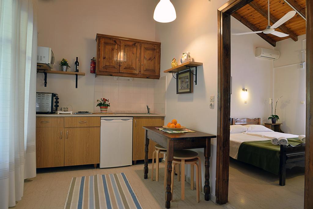 Captain'S Apts Barbati Buitenkant foto