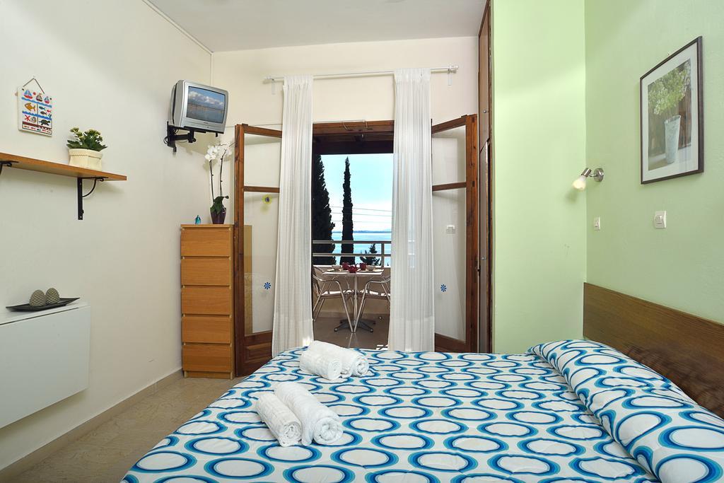 Captain'S Apts Barbati Buitenkant foto