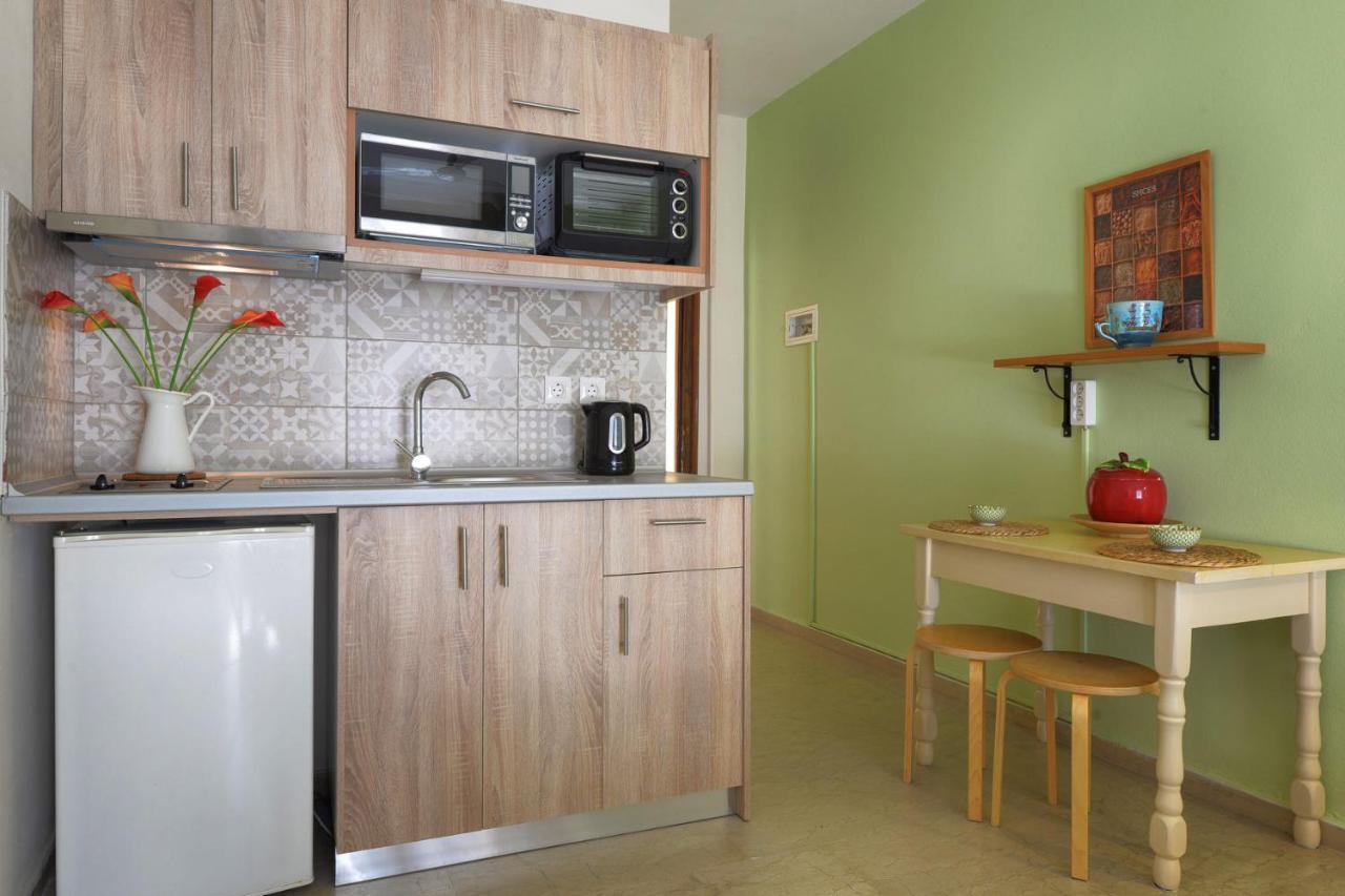 Captain'S Apts Barbati Buitenkant foto