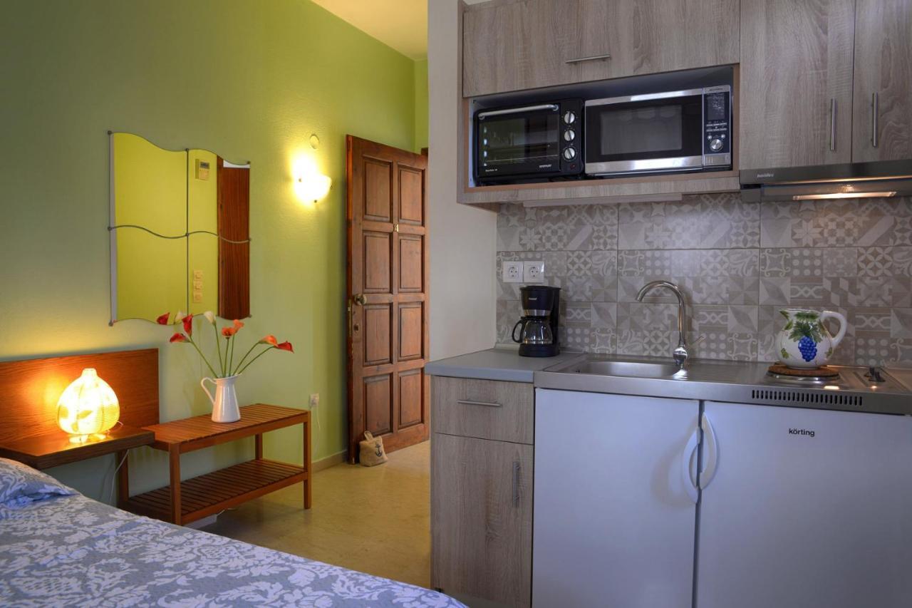 Captain'S Apts Barbati Buitenkant foto