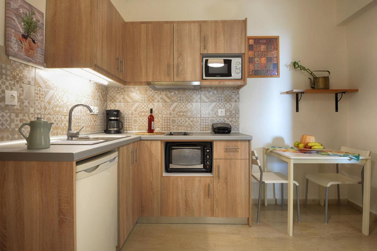 Captain'S Apts Barbati Buitenkant foto