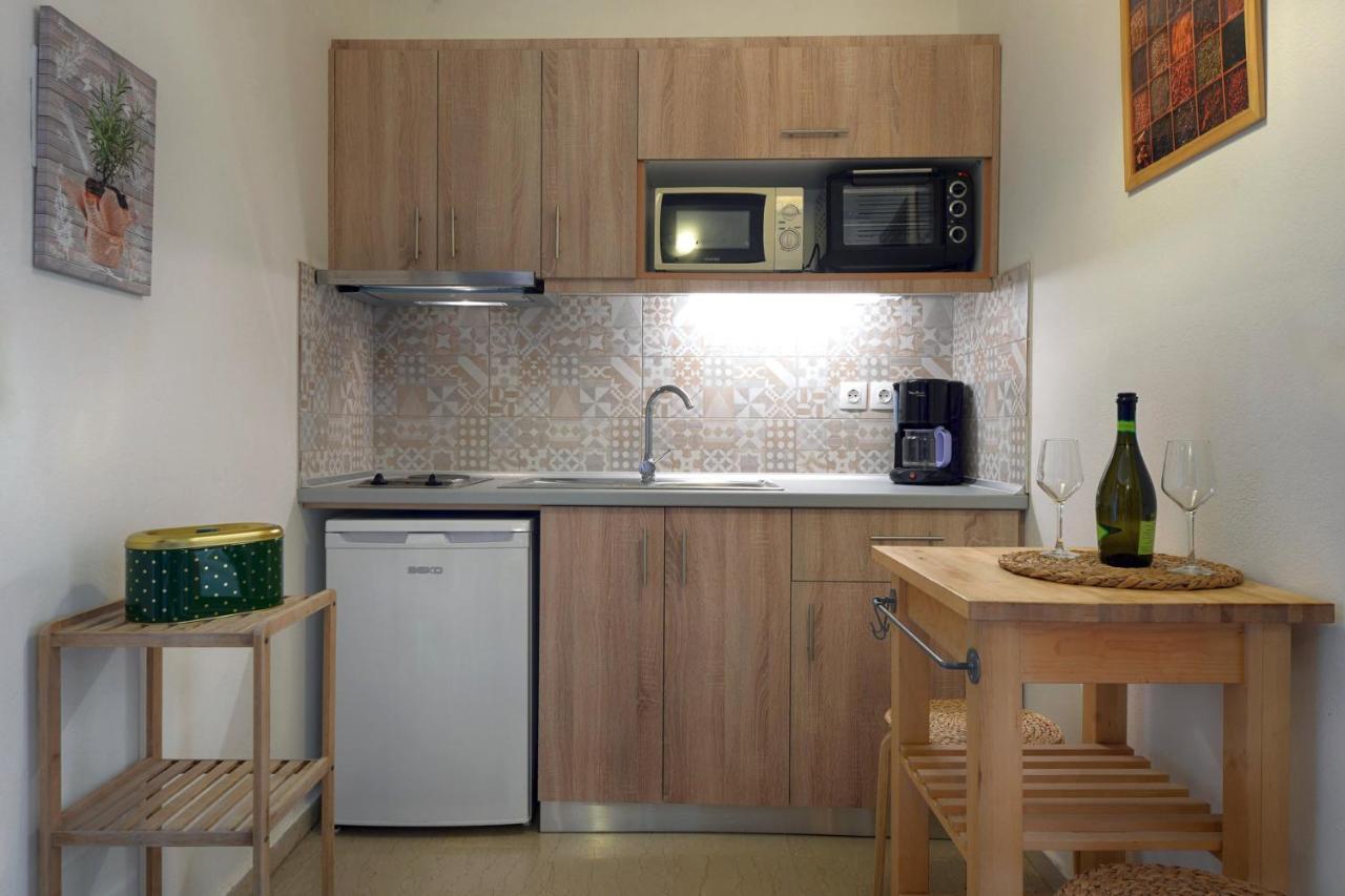 Captain'S Apts Barbati Buitenkant foto