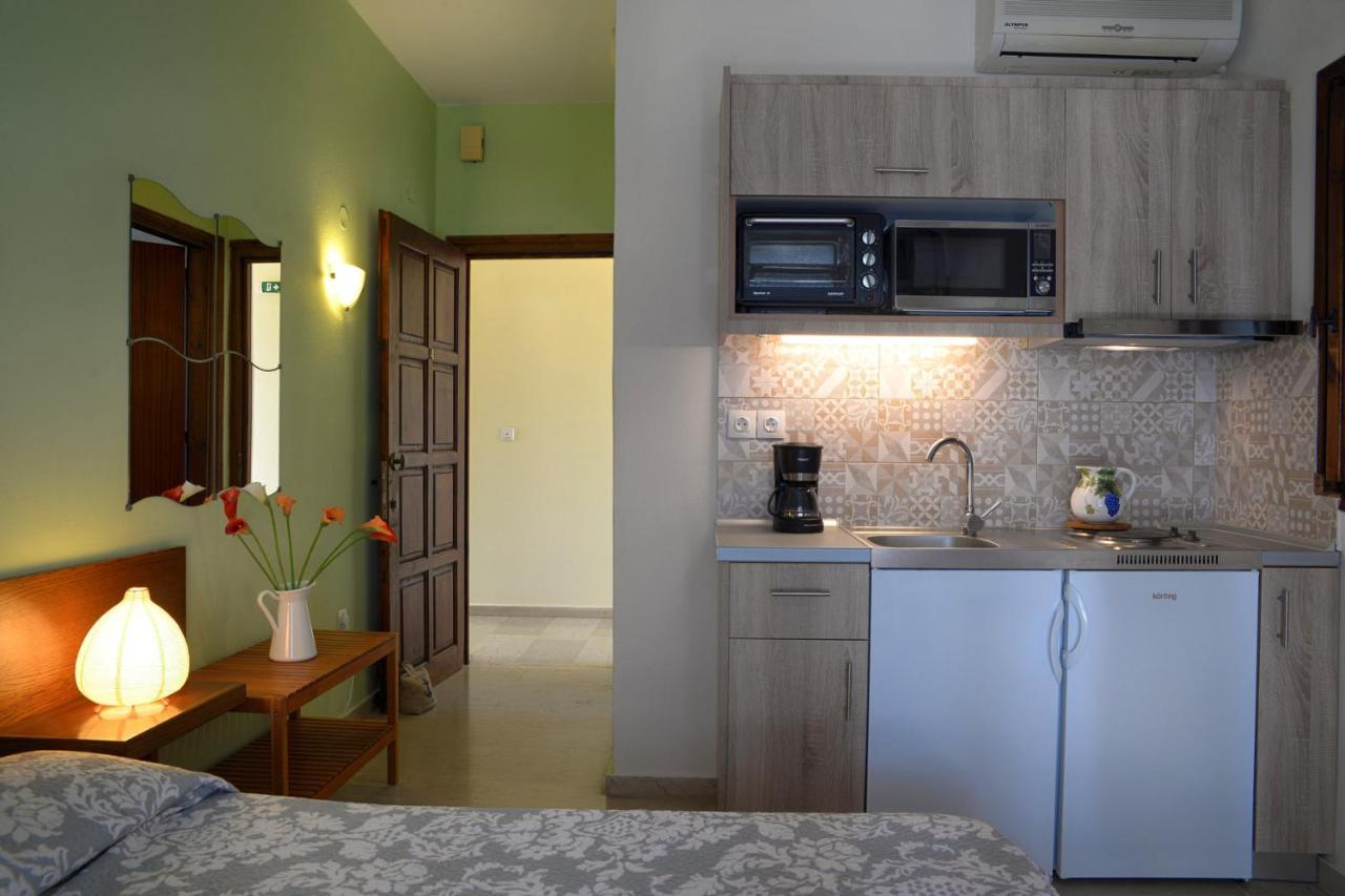 Captain'S Apts Barbati Buitenkant foto